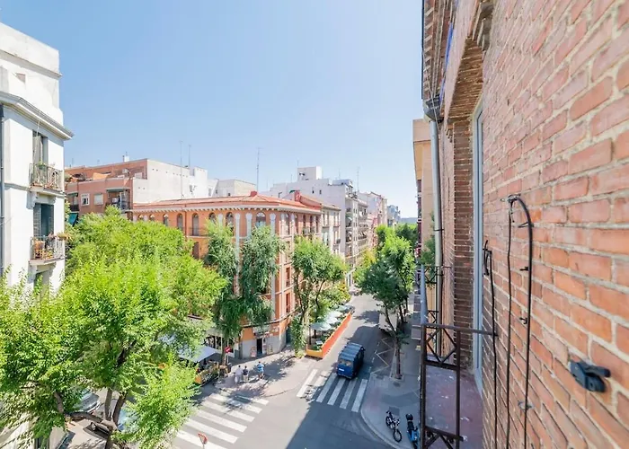 Amazinn Stay Madrid Reina Sofia